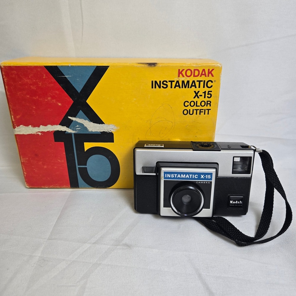 Kodak Instamatic X-15 Color Outfit Camera, Vtg 70s/80s,‎ Untested